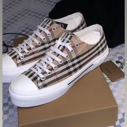 Burberry Sneakers 