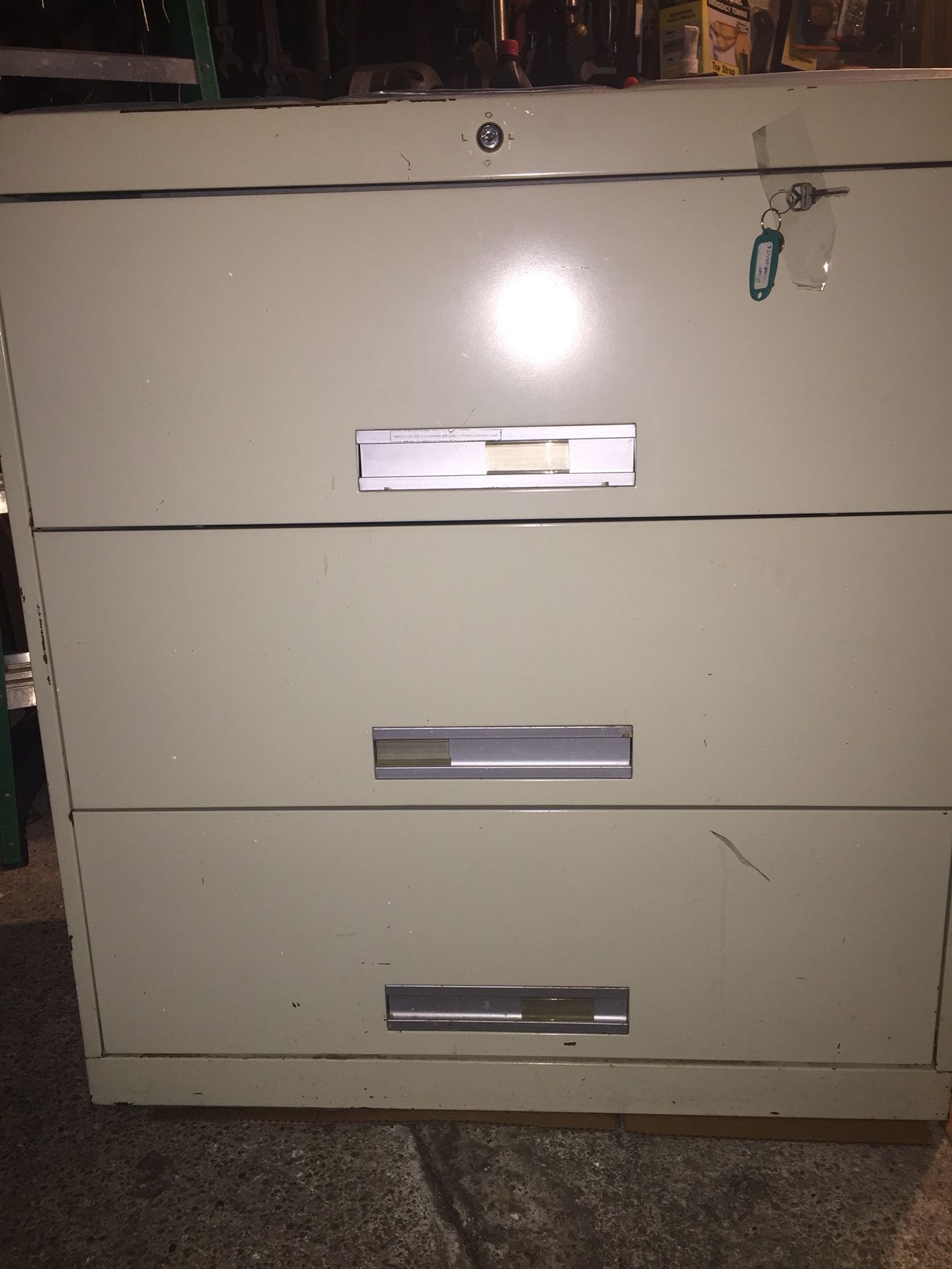 Sandusky 3 drawer filing cabinets 135 lbs H40xW36xD19 free perfect condition I live in Arlington Va
