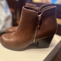 STYLE & CO- Masrinaa Brown Leather Women’s Size 9