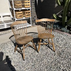 Pair of Nichols & Stone Windsor Chairs – Solid Wood Farmhouse Rustic (Matching)  ⸻  ✅ DESCRIPTION (Copy/Paste)  Matching pair of vintage Nichols & Sto