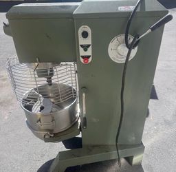60 quart mixer with attachments