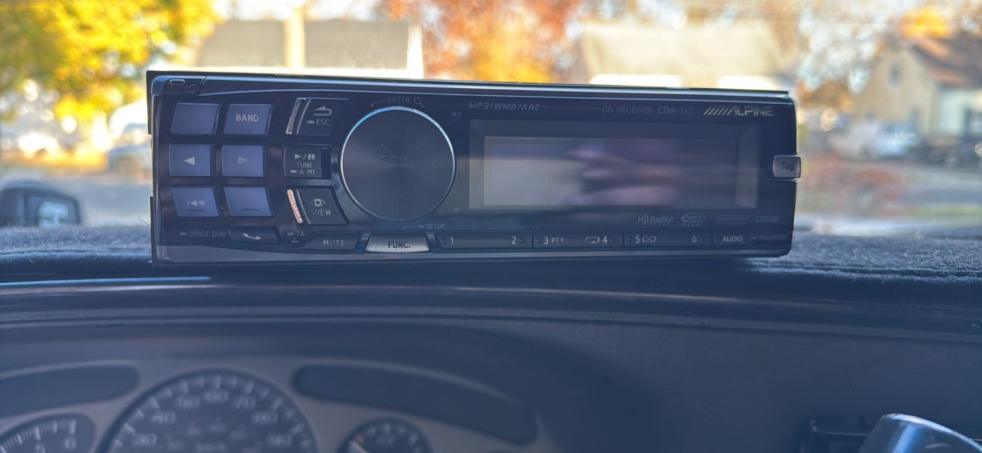 Alpine graphics head unit