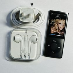 Apple iPod Nano 5th Gen 8GB Gray Camera FM Radio Bundle HT0120