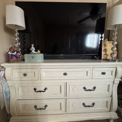 Girls bedroom set for sale