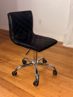 Makeup vanity chair