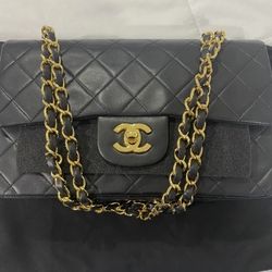 Chanel shoulder bag black