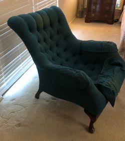 Quality lounge arm chair to reupholster