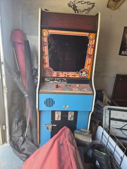 Old Donkey Kong arcade game avjine