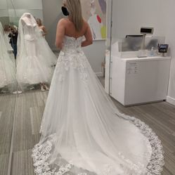 David’s Bridal Lace And Tull Ball Gown Wedding Dress