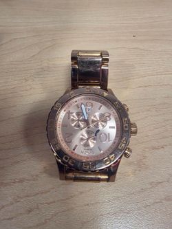 Nixon ross gold watch