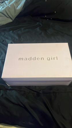 Madden Girl  Size 7