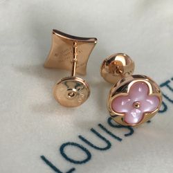 Authentic Louis Vuitton earrings 18K rose gold pink shell earrings LV  classic flower ladies earrings for Sale in Emporia, KS - OfferUp