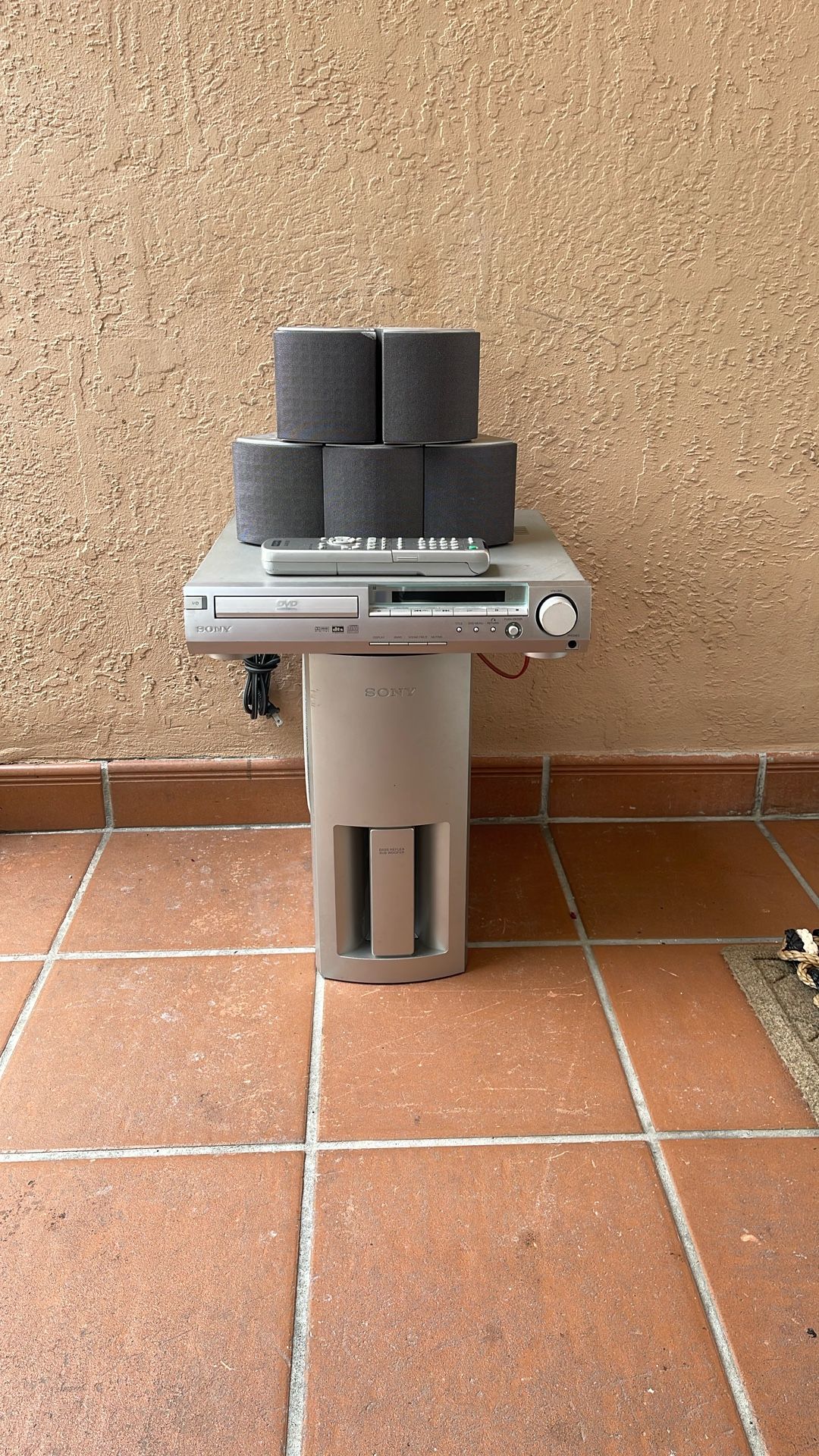 Sony HCD-S300 5.1 CH Digital Amplifier CD/DVD Player Receiver w/ Remote