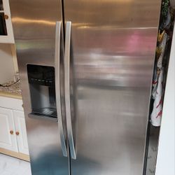 Kenmore Side by Side Refrigerator 