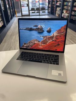 MacBook 15inch 2018 16GBRAM i7 1tb