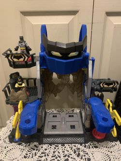 Batman and batgirl DC imaginext Fisher price playset toys action figures