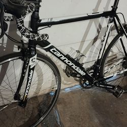 CANNONDALE CAAD8  ROAD BIKE