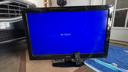 Vizio 32” TV with remote - works