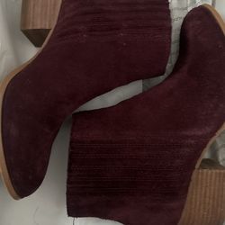 Buegundy Suade Boots Aldo Size 6