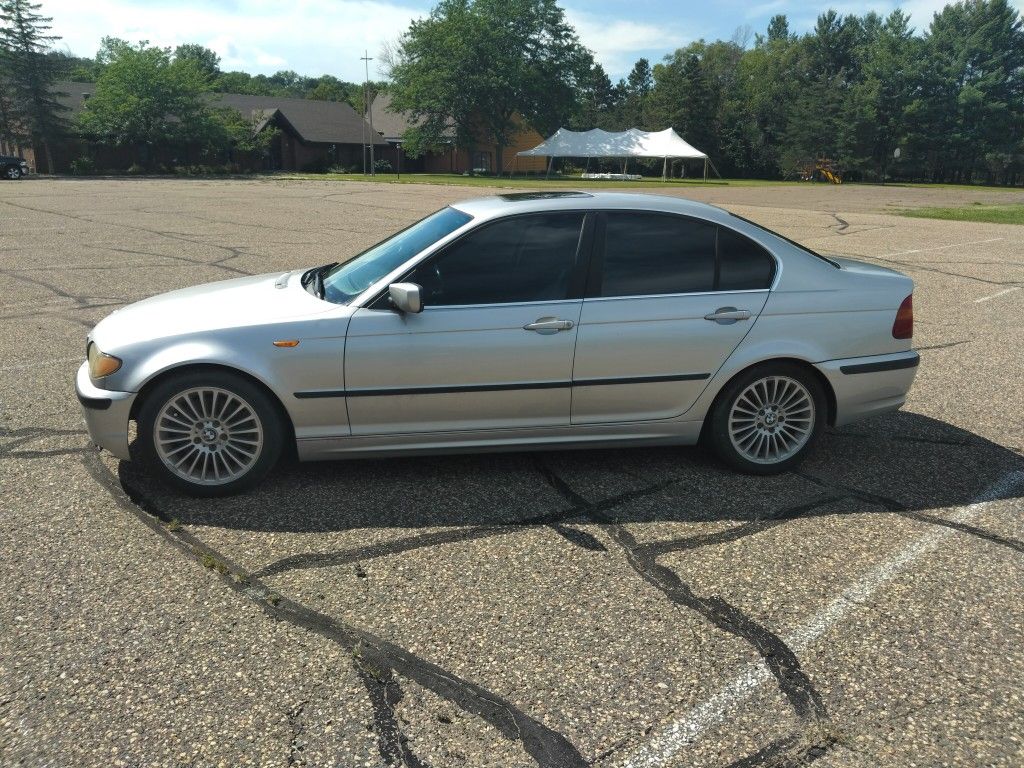 2003 BMW 330i