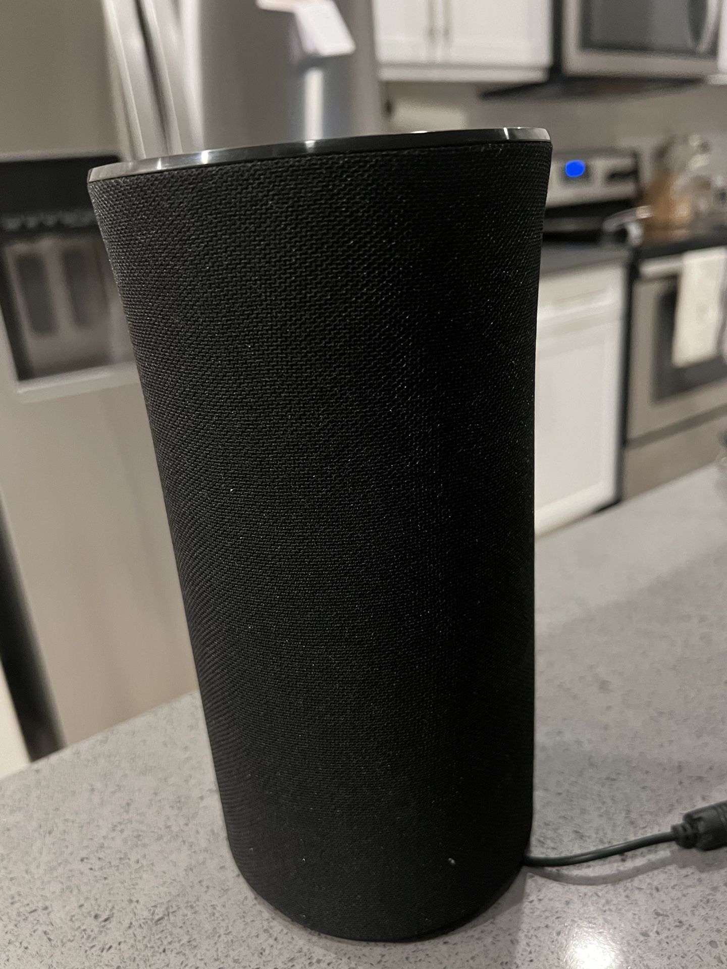 Samsung Surround Sound Wireless Bluetooth Speaker.