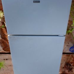 Apartment Size Refrigerator Works