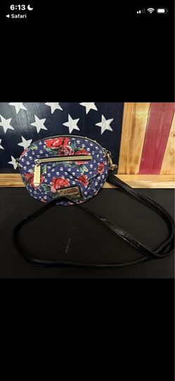 Betsey Johnson crossbody bag purse skulls and roses