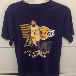 Lebron James BOYS Size Medium Shirt 