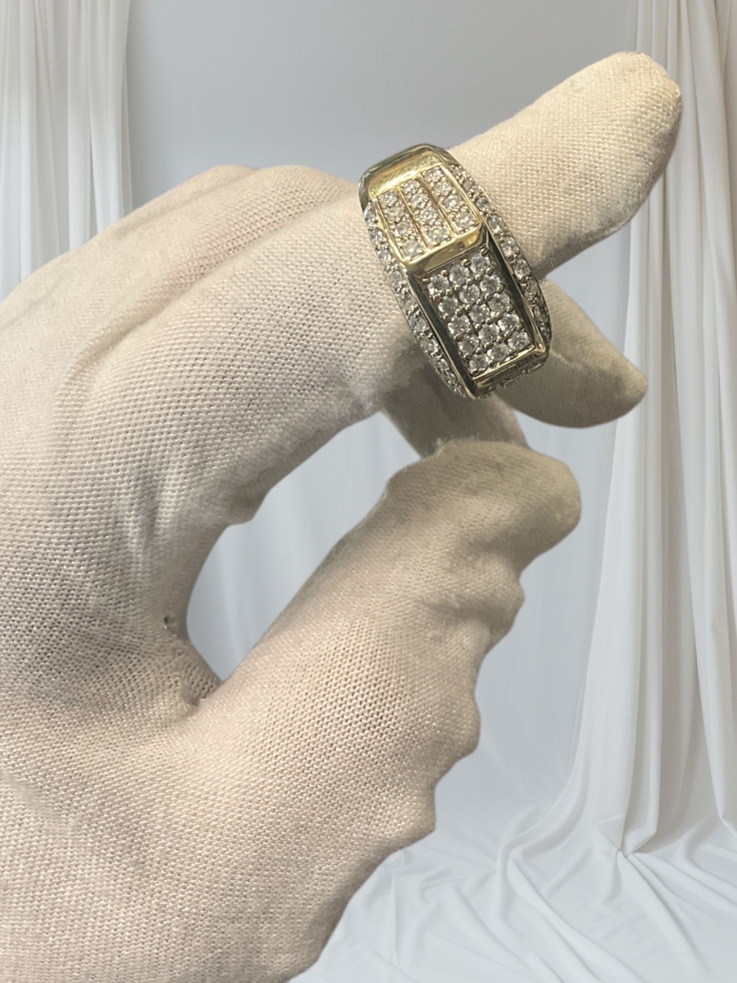 10 Kt Men Ring