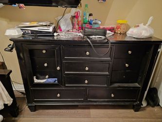 Dresser w/mirror