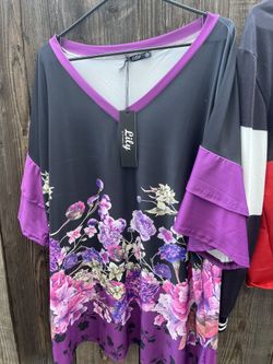 Beautiful Floral XL Ladies Blouse
