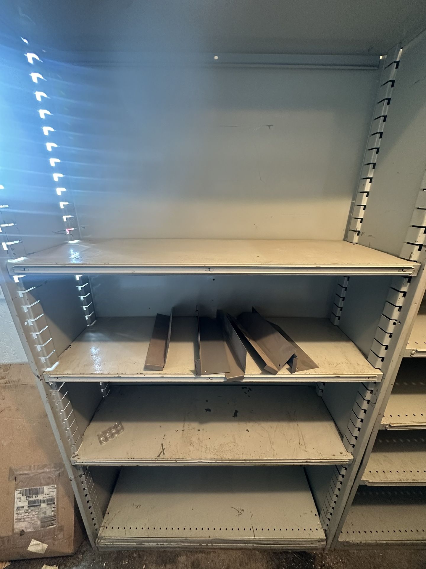 Adjustable Shelves (3)