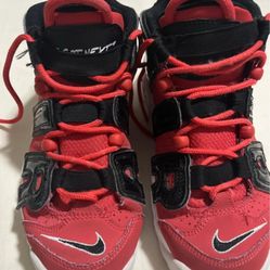 Black And Red Nike Size 4 Junior 