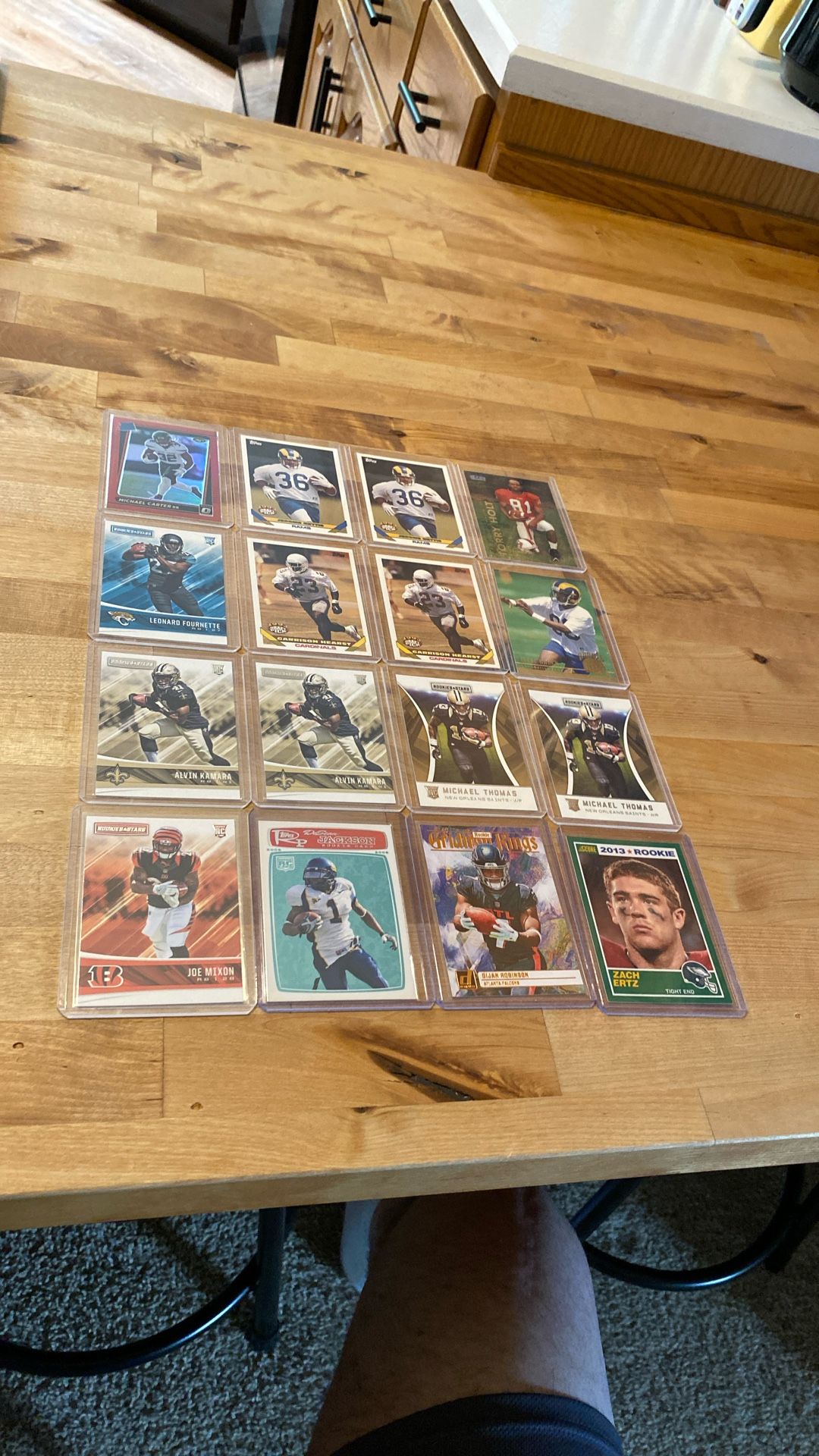 Offensive Nfl Football Lot (16) Cards (Rookies)