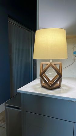 Table lamp