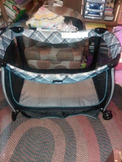 Eddie Bauer Pack And Play