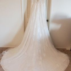 New Mori Lee Wedding Dress. Never Used.
