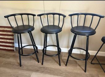 3 black stools