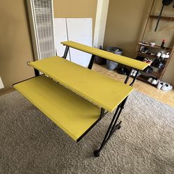 Music Producer Desk