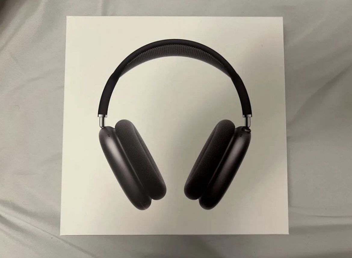 Apple Air Pod Maxes Wireless Headphones