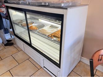 FREE DISPLAY REFRIGERATOR