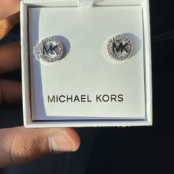 Micheal Kors Earnings