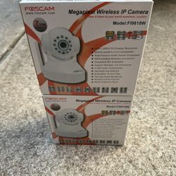 Foscam FI9818W Wireless IP Camera 720p (Set of 2)