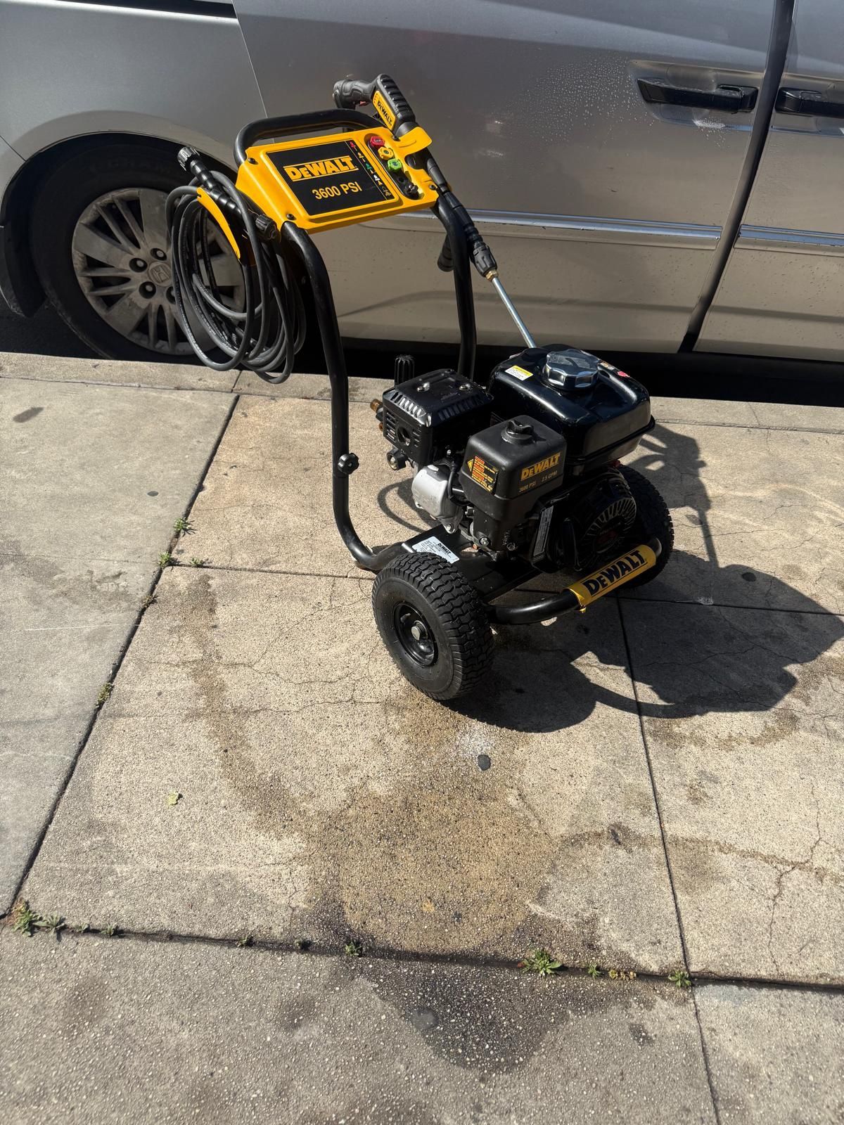 Dewalt by Honda pressure washer 3600 psi costumer return to Home