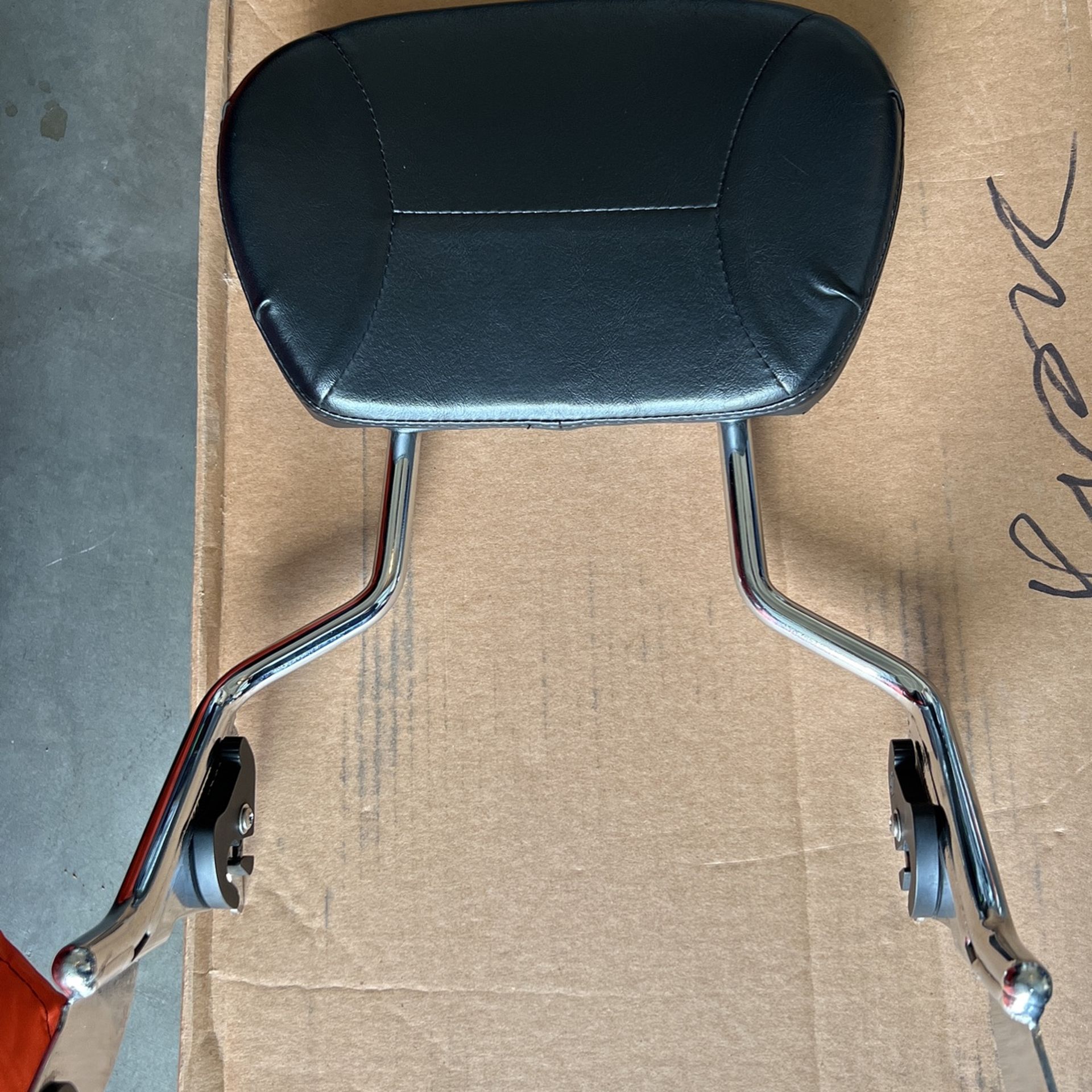 Chrome Detachable, Shorty Sissy Bar for Sale in Hanford, CA OfferUp