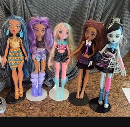 Monster high dolls