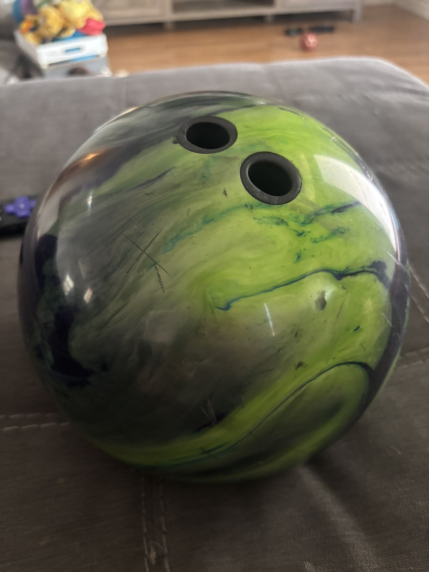 Motiv Forge Bowing Ball