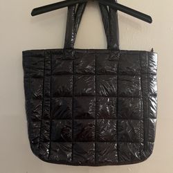 Puffer Tote Bag True Black (OS) 