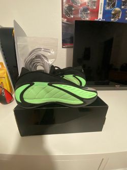 Basketball Sneaker AE 2 Red and Green