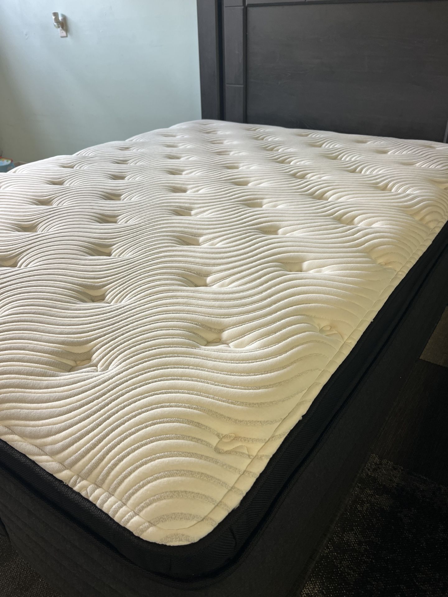 STOP Sleeping Like Crap. New Mattresses 50-80% Off Retail.